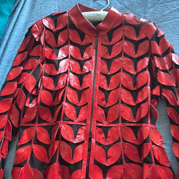 Women’s red Jacket - Picture 1 of 1